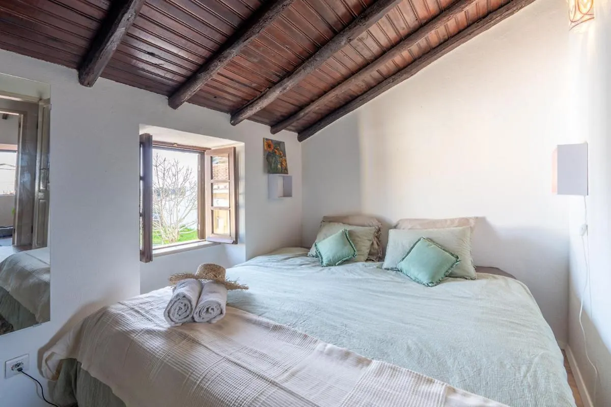 Casa Carina Espiche Bed & Breakfast