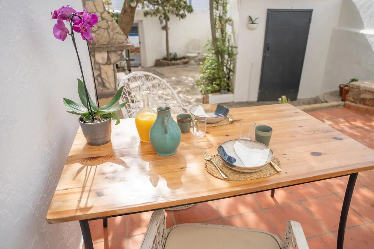 Casa Carina Espiche Bed & Breakfast