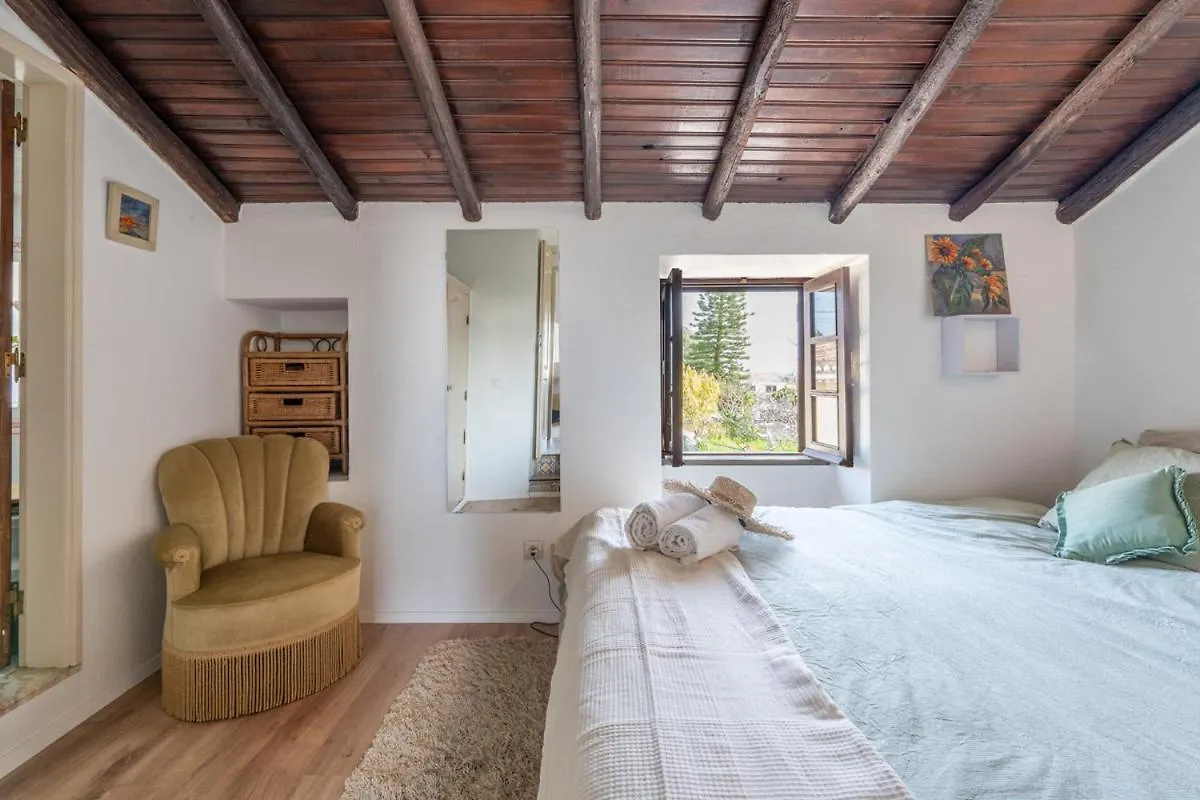 Casa Carina Espiche Bed & Breakfast 0*,  Portugal